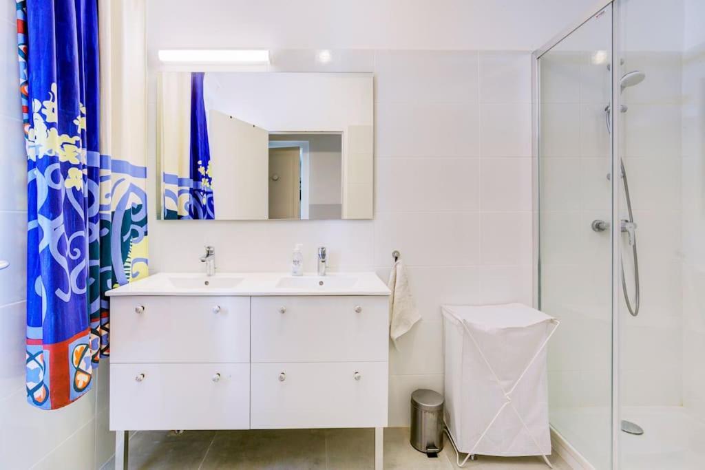 Appartement Place Des Halles Сет Экстерьер фото